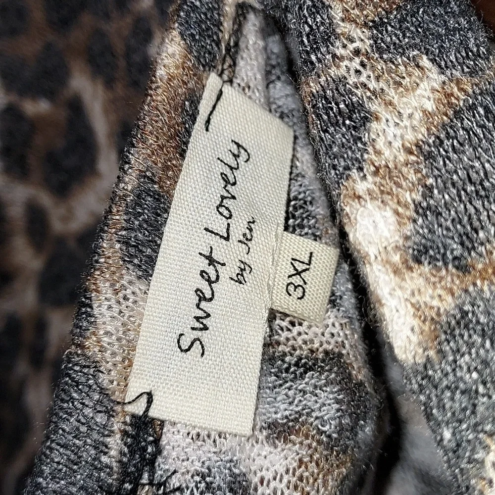 Sweet lovely by Jen leopard print top - Picture 3 of 4